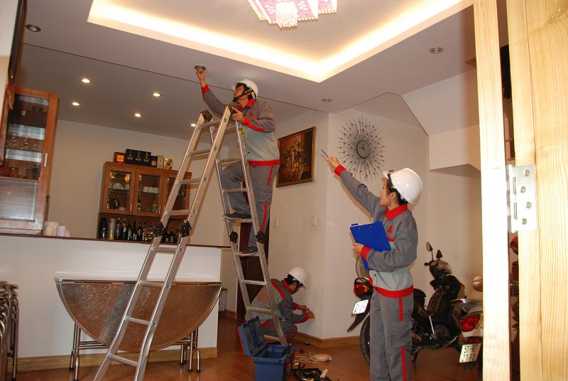 Cách xử lý lắp đèn âm trần tại nhà đơn giản Cách xử lý lắp đèn âm trần tại nhà đơn giản